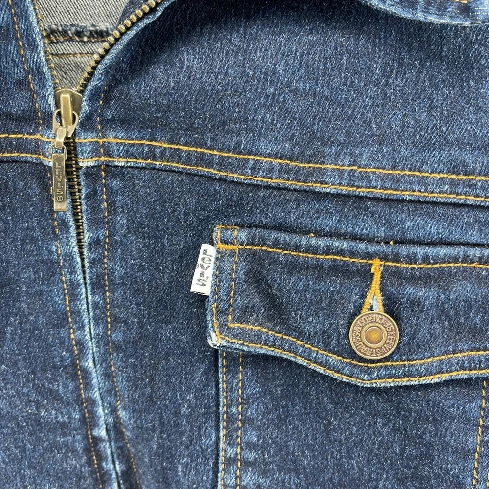 Vintage 80s Levis Denim Jacket Womens Medium Blue Zip Front Hong‎ Kong
